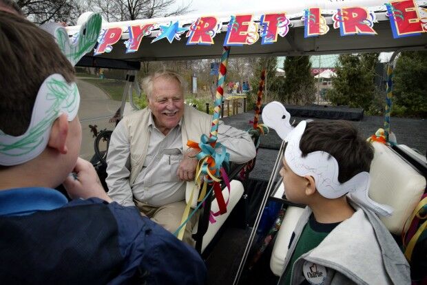 Hoessle gets send-off at zoo